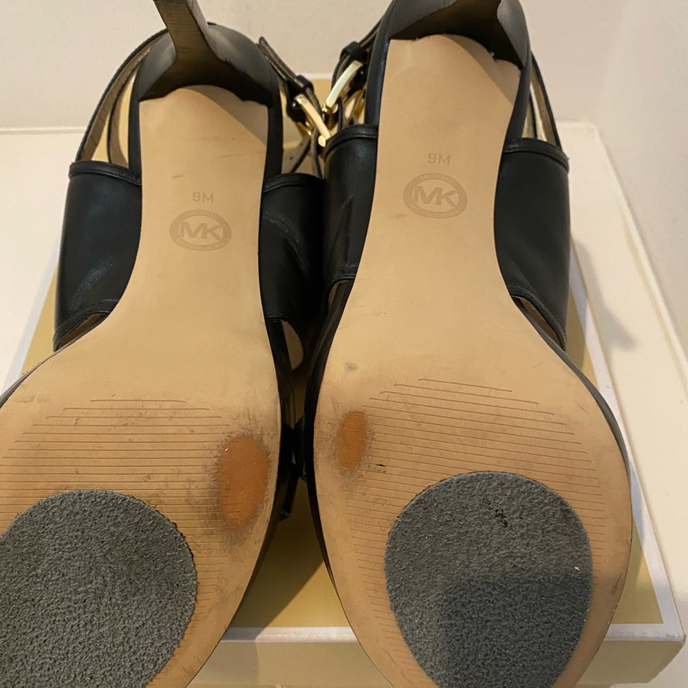 Micheal Kors Asta Black Leather Sandal - Picture 5 of 7